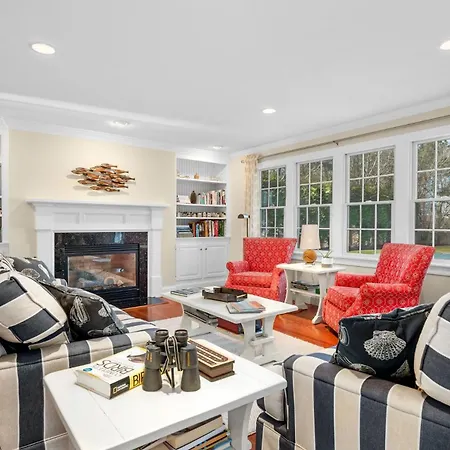 92 Hoyt Road Harwich Port Cape Cod- Apricari Vila